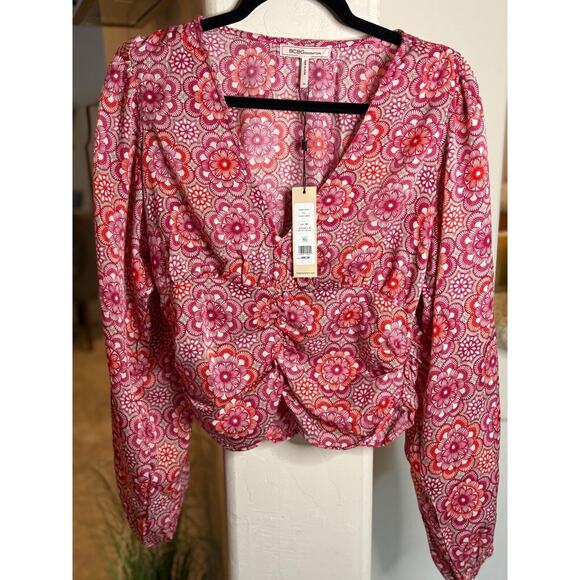 BCBGeneration Long Sleeve Top Fitted V Neck Cropped Blouse NEW M - Picture 3 of 8